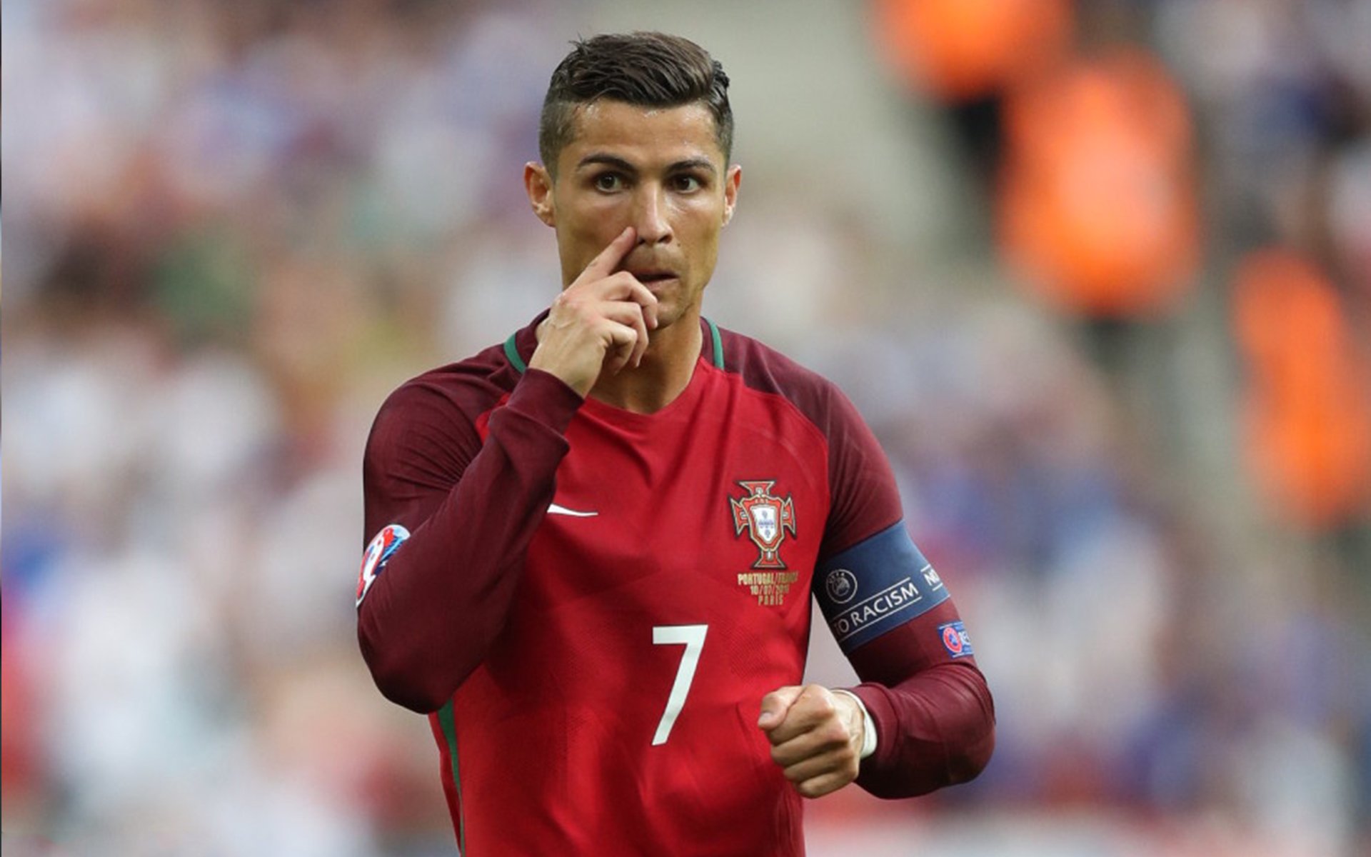 女足比赛中，中国队球员黄某奉献精彩传球，中国女足相关人员问责