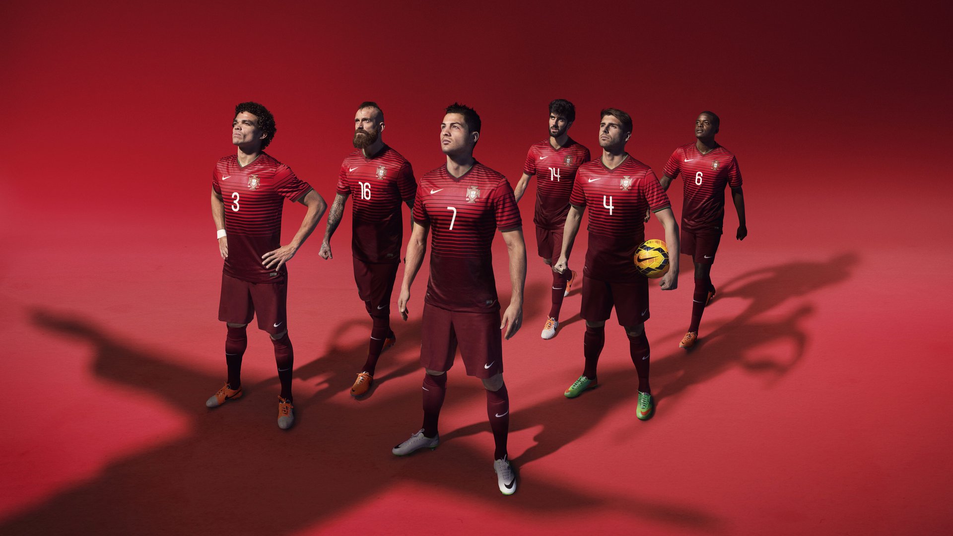 曼联主场小胜富勒姆，迎来赛季首胜，英超曼联对富勒姆