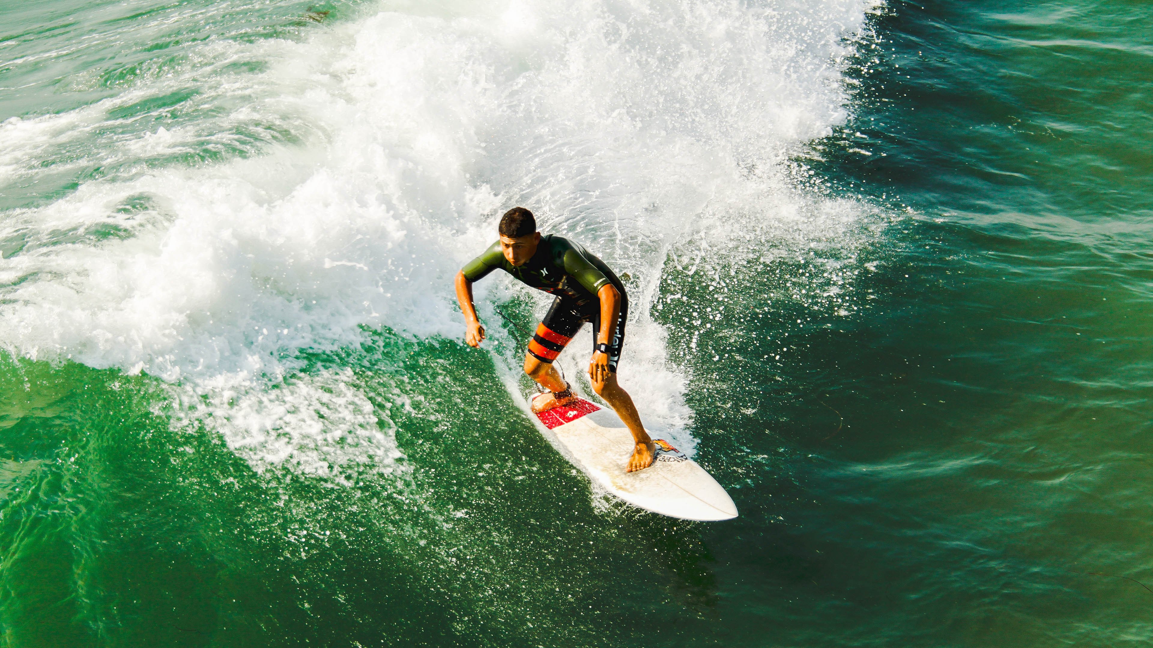 “舞步疾风，挑战极限！金牛区城北体育馆成全球运动舞蹈高手的竞技舞台”