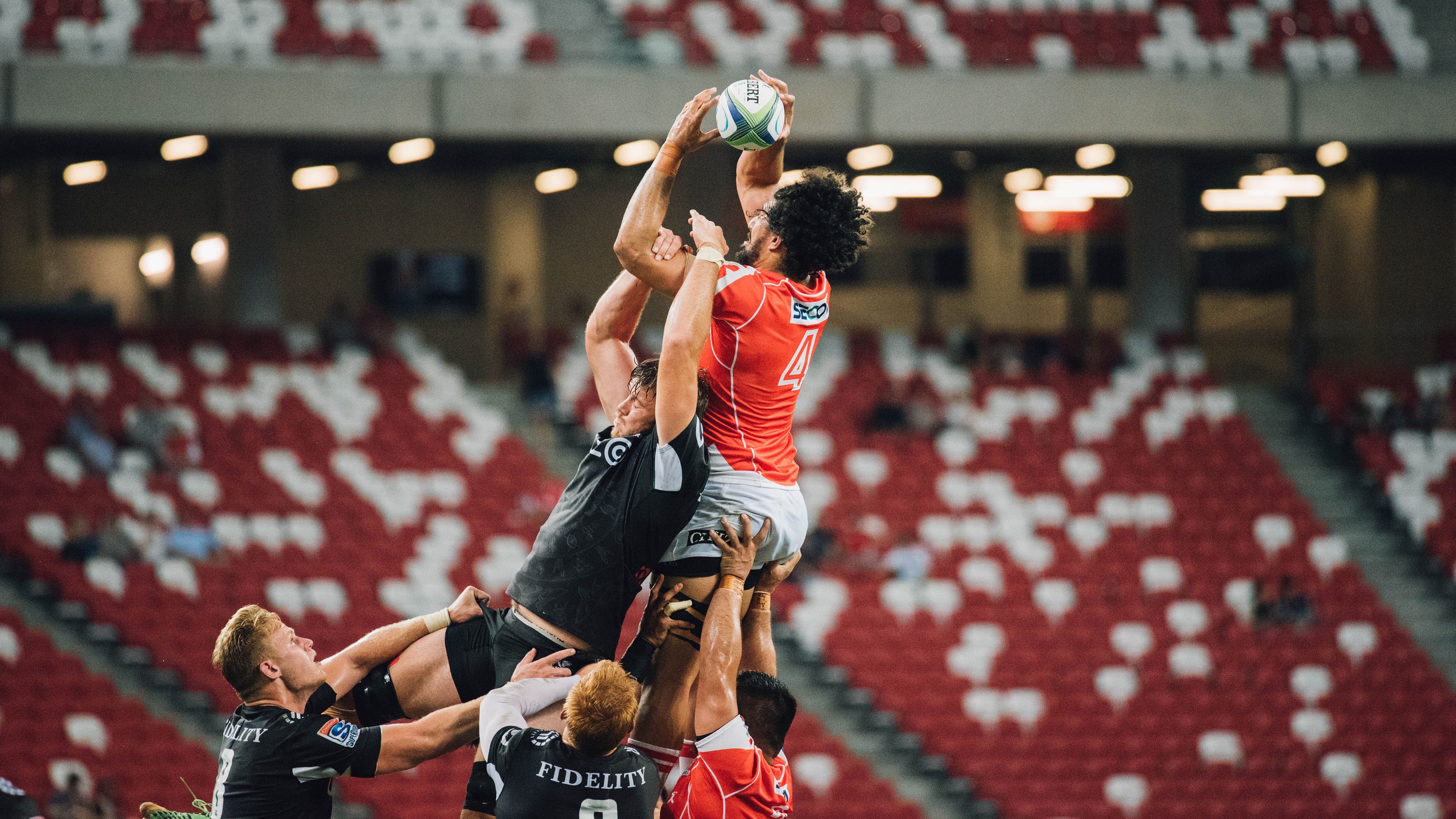 球员在转换进攻中节奏的临场判断能力，转身进攻犯规